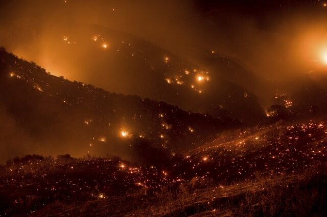 Καλιφόρνια: Μαίνονται για πέμπτη μέρα οι φωτιές. Στάχτη 710.000 στρέμματα