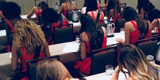 Ο Τσίπρας έγινε ερώτηση στα καλλιστεία για την ‘Μις Γαλλία’