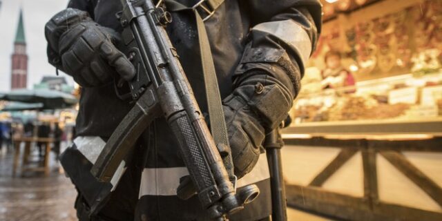 Λήξη συναγερμού στη Φρανκφούρτη: Το ‘ύποπτο δέμα’ ήταν… δώρο προς άστεγους