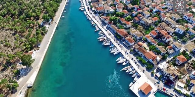 Ταξίδι στον παράδεισο των ιστιοπλόων με τα αρχοντικά σπίτια και τα μαγευτικά νησάκια