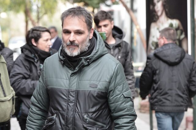 Οι μπουλντόζες προ των πυλών της οικίας του Σταμάτη Γαρδέλη