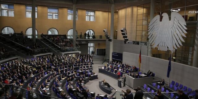 Γερμανία: Νέο μοντέλο μεγάλου συνασπισμού εξετάζει το SPD