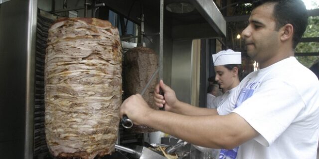 Το πιτόγυρο προευλαύνει στο Ευρωκοινοβούλιο