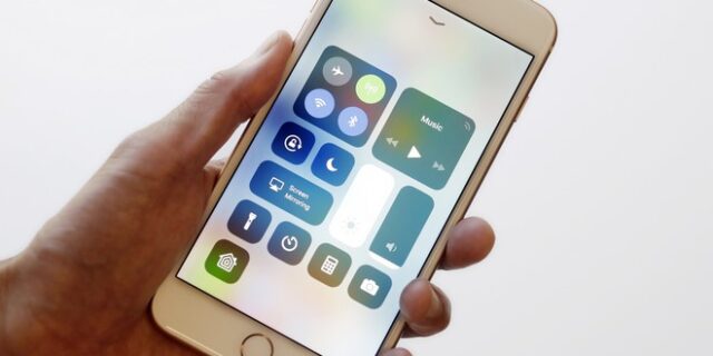 Με μηνύσεις απειλείται η Apple για την ‘επιβράδυνση’ των παλιών iPhone