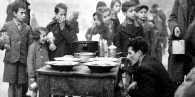 Μηχανή του Χρόνου: Το ‘γιορτινό τραπέζι’ της κατοχής. Φιλέτα γαϊδουροκεφαλής και συνταγές χωρίς υλικά