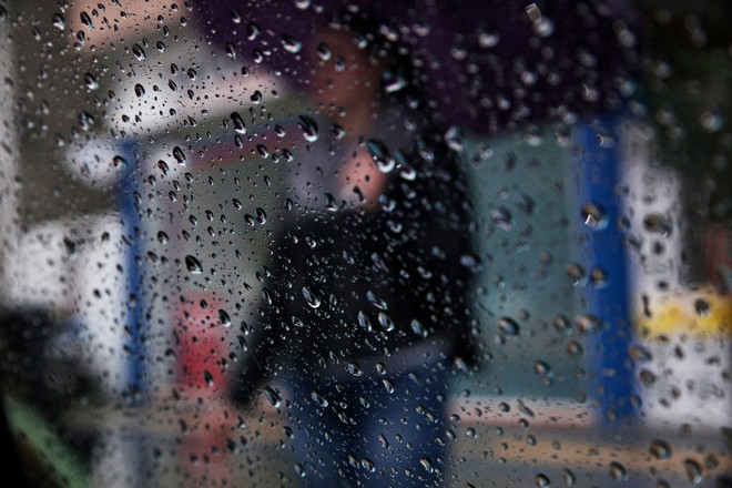 Βροχές, ισχυροί άνεμοι και πτώση της θερμοκρασίας