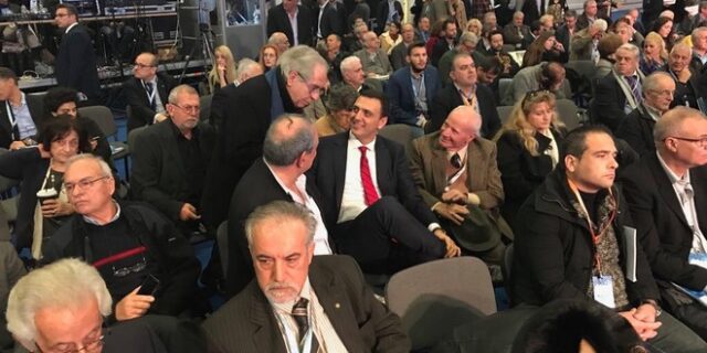 Ο Κικίλιας θέλει ‘να τελειώνουμε με την καμαρίλα’