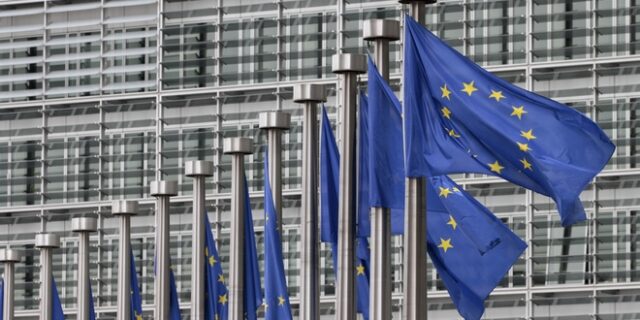 Κομισιόν: Η Ελλάδα γυρίζει σελίδα μετά από ιστορικές θυσίες του λαού