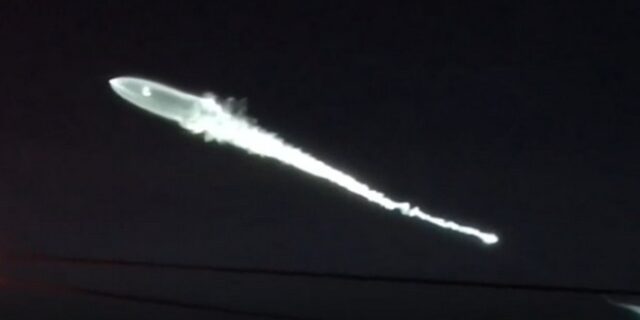 ΗΠΑ: Πανικός με μυστηριώδες φως στο βραδινό ουρανό του Λος Άντζελες