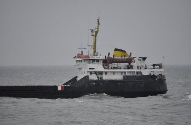 Μύκονος: Σώοι οι ναυτικοί του πλοίου που προσάραξε στη βραχονησίδα Τραγονήσι