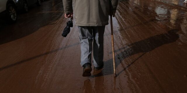 Η επόμενη μέρα στη Μάνδρα αργεί