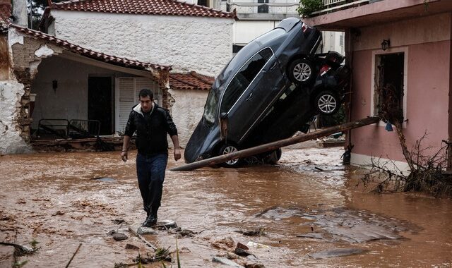 ‘Οι ευθύνες για τις πλημμύρες στη Μάνδρα θα αποδοθούν ονομαστικά’