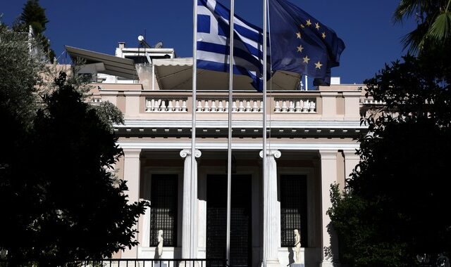 Παρέμβαση Μαξίμου για το άσυλο στον τούρκο στρατιωτικό