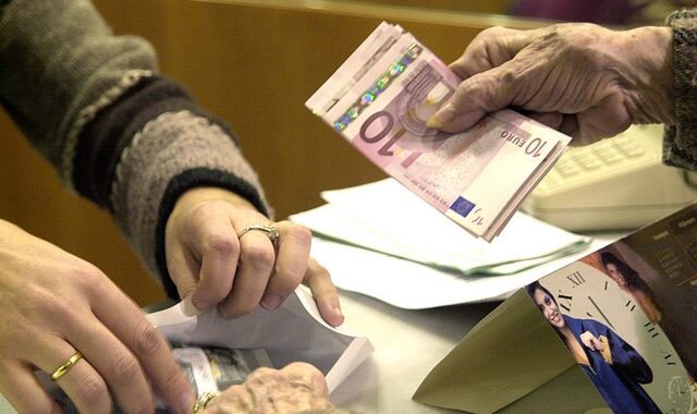 Την Τετάρτη τα οικογενειακά επιδόματα