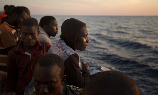 Διασώζοντας πρόσφυγες στη Μεσόγειο
