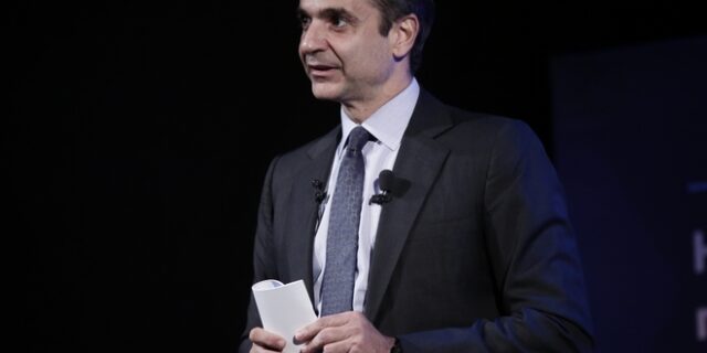 ‘Ριζική διαφωνία’ Μητσοτάκη με τις δηλώσεις Τουσκ για το προσφυγικό