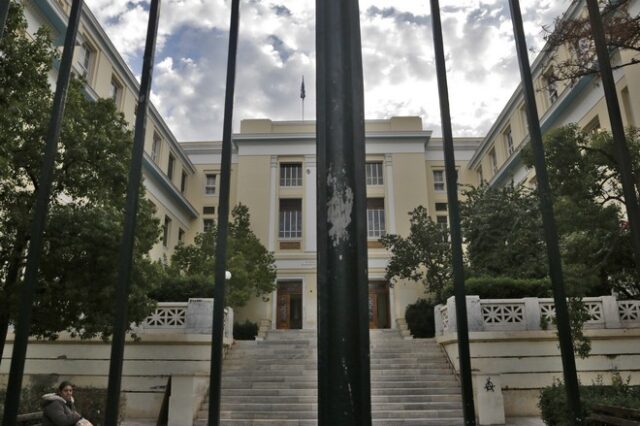 Κατάληψη στο Οικονομικό Πανεπιστήμιο Αθηνών- Άγνωστοι έδιωξαν προσωπικό και φοιτητές