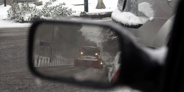 Χιόνια και κρύο σήμερα – Νέο κύμα με βροχές από Τετάρτη