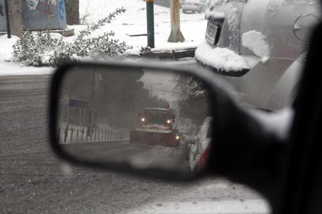 Χιόνια και κρύο σήμερα – Νέο κύμα με βροχές από Τετάρτη