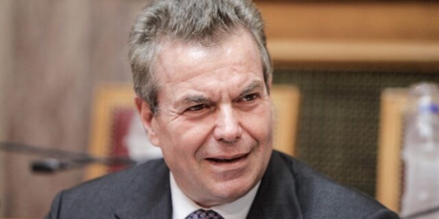 Ο Τάσος Πετρόπουλος ζωντανά στο Ραδιόφωνο 24/7
