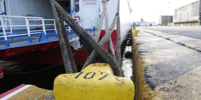 Πλακιωτάκης: Πλοία με μισούς επιβάτες, ένας ανά καμπίνα