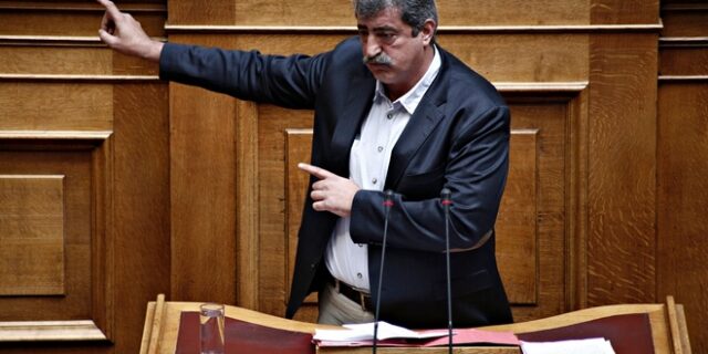 Πολάκης: Γελοιότητες ότι εγώ ‘κάρφωσα’ τους μάρτυρες