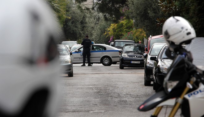 Χειροβομβίδα έξω από το σπίτι εκδότη στα Βριλήσσια