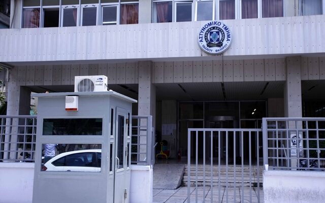 Ηράκλειο: Άνδρας απείλησε να κάψει αστυνομικούς και να αυτοπυρποληθεί