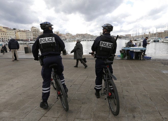 Σε επιφυλακή για τρομοκρατικό τα Χριστούγεννα η Γαλλία
