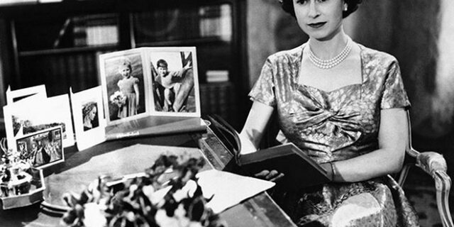 Σαν σήμερα: Η Βασίλισσα Ελισάβετ στην πρώτη τηλεοπτική μετάδοση όλων των εποχών