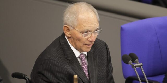 Ο Σόιμπλε δεν αποκλείει κυβέρνηση μειοψηφίας στη Γερμανία