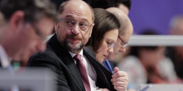 Γερμανία: Διάλογο με την Μέρκελ εισηγείται ο Σουλτς