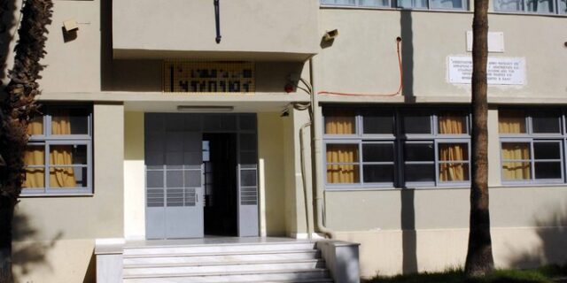 Έρχονται οι ράμπες για άτομα με κινητικά προβλήματα σε όλα τα σχολεία