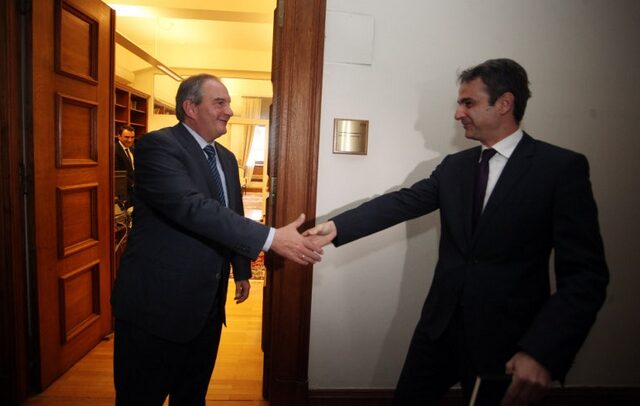 Συνάντηση Μητσοτάκη και Καραμανλή