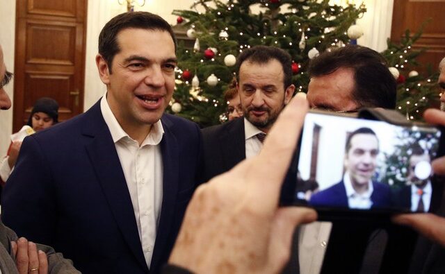 ‘Είναι δίκαιο και μας αξίζει’ – Το μήνυμα του πρωθυπουργού για τα Χριστούγεννα