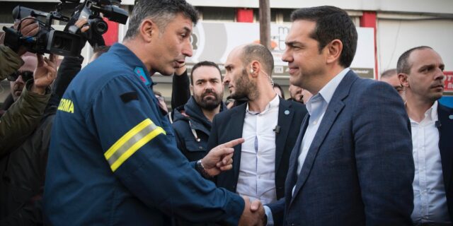 Η συνάντηση Τσίπρα με τον πρόεδρο πυροσβεστών Θεσσαλονίκης