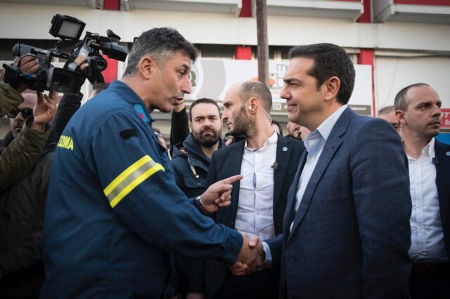 Η συνάντηση Τσίπρα με τον πρόεδρο πυροσβεστών Θεσσαλονίκης
