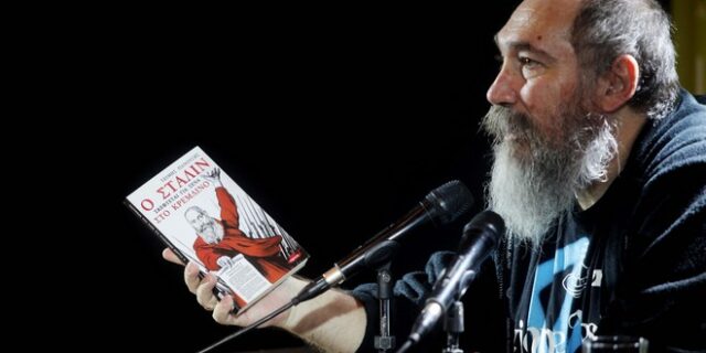 Ο Τζίμης Πανούσης επιστρέφει στην σκηνή από Μάρτιο