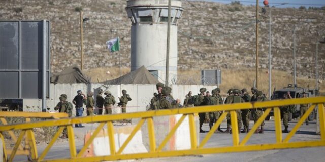 Ο ισραηλινός στρατός ενισχύει τις δυνάμεις του στη Δυτική Όχθη