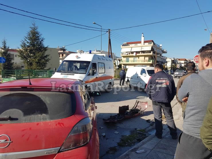 Λαμία: Ανήλικος παραβίασε STOP και τραυμάτισε 35χρονη οδηγό