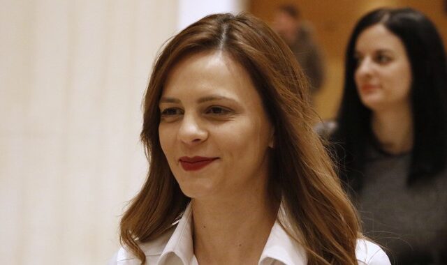 Αχτσιόγλου: Kεντρικός διαμορφωτής των αποφάσεων δεν θα είναι η οικονομική ελίτ αλλά η μεγάλη κοινωνική πλειοψηφία