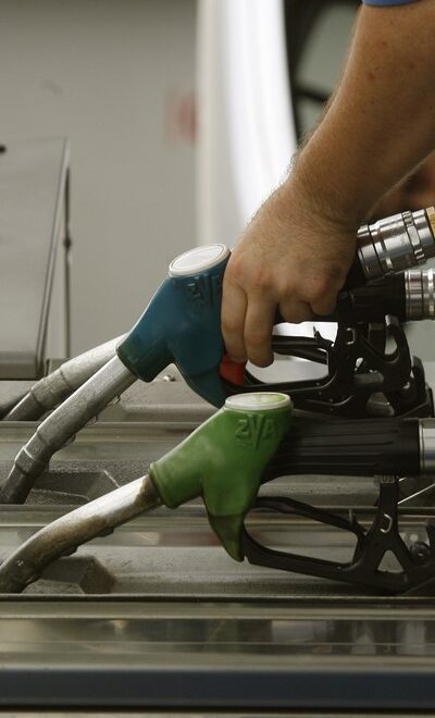Φόβοι για ανατιμήσεις σε βενζίνη και πετρέλαιο λόγω διεθνών τιμών