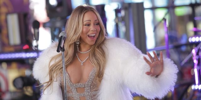 Glitter: Το απόλυτο φιάσκο της Μαράια Κάρεϊ ξεπουλάει 17 χρόνια μετά την κυκλοφορία του