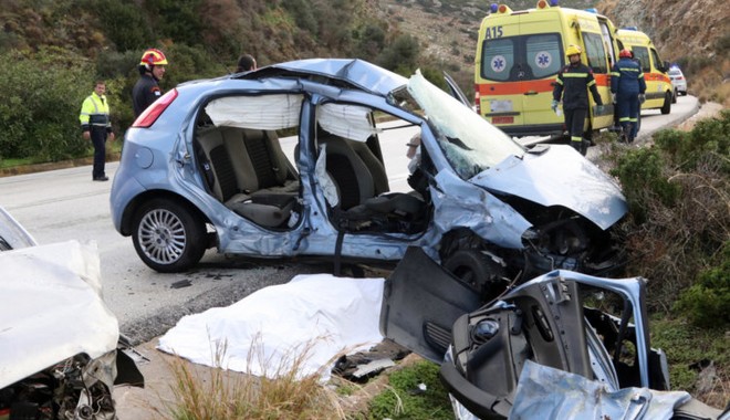 Οικογενειακή τραγωδία στην Κρήτη: Πολύνεκρο τροχαίο μετά από αρραβώνα
