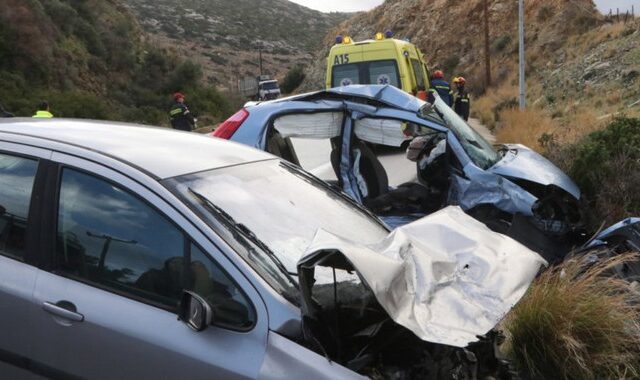 Πολύνεκρο τροχαίο στην Κρήτη: Μαζί κηδεύονται μάνα και κόρη – Μάχη για τη ζωή δίνει ο πατέρας