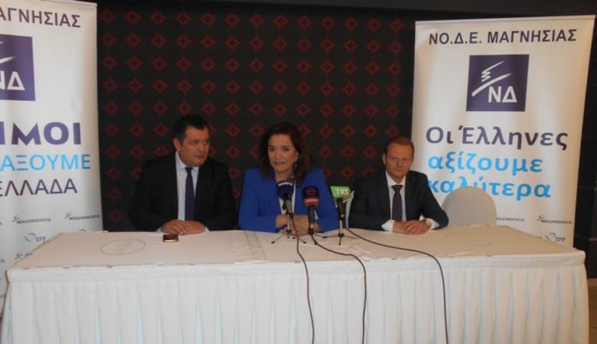 Ντόρα Μπακογιάννη: ‘Όχι σε ‘σαλαμοποίηση’ της λύσης για το Σκοπιανό’