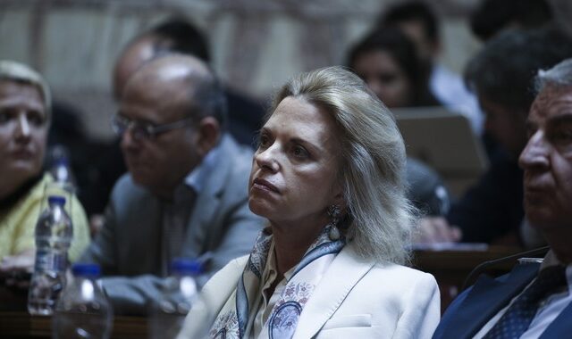 Βόζεμπεργκ για Novartis: Στοχοποιούνται συγκεκριμένες πολιτικές προσωπικότητες