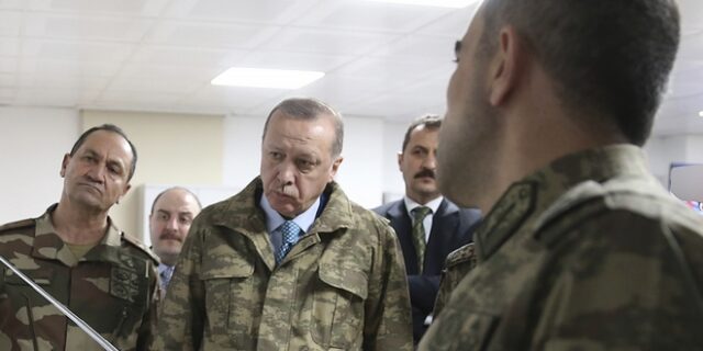 Επιθεώρηση Ερντογάν στην τουρκοσυριακή μεθόριο