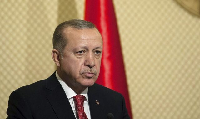 Ερντογάν: Η Τουρκία θα συντρίψει τον ‘τρομοκρατικό στρατό’ των ΗΠΑ