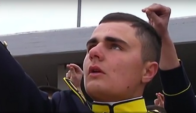 Συγκίνηση: Ορκίστηκε πρωτοετής Εύελπις ο γιος του αδικοχαμένου συνταγματάρχη